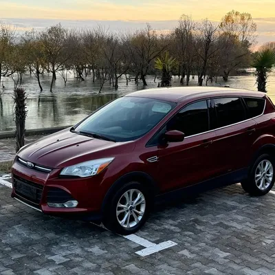Ford Escape 2016 në shitje