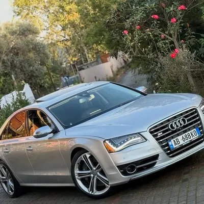 Audi S8