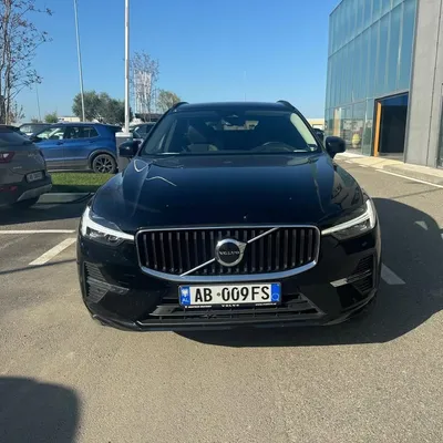 Volvo XC60 2022 në shitje