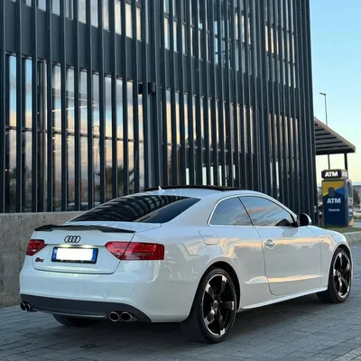 Audi RS5 2010 në shitje