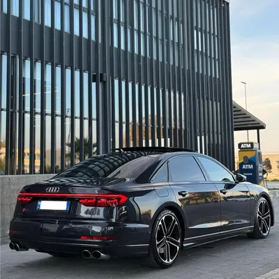 Audi S8