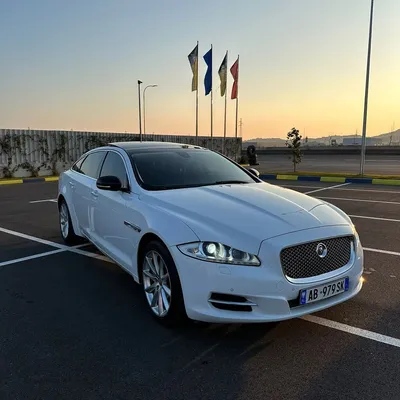 Jaguar XJ