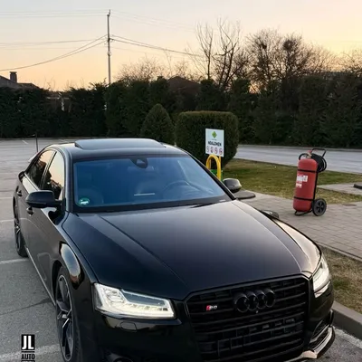 Audi S8