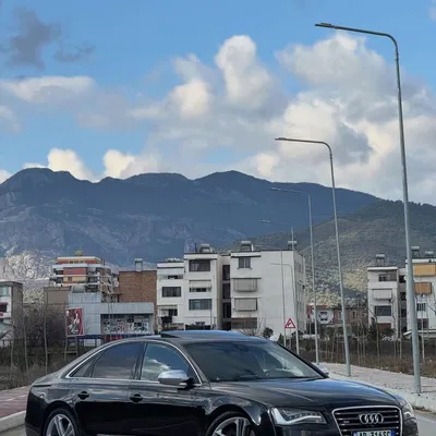 Audi S8
