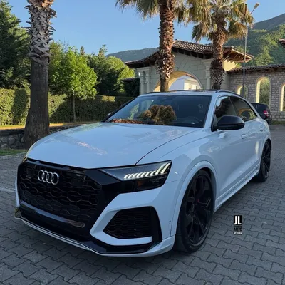 Audi RSQ8
