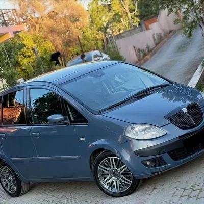 Lancia Ypsilon