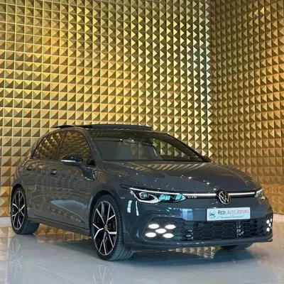 Volkswagen Golf 2023 në shitje