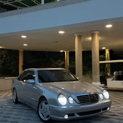 Mercedes-Benz E-class 2001 në shitje