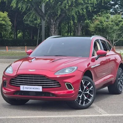 Aston Martin DBX 2022