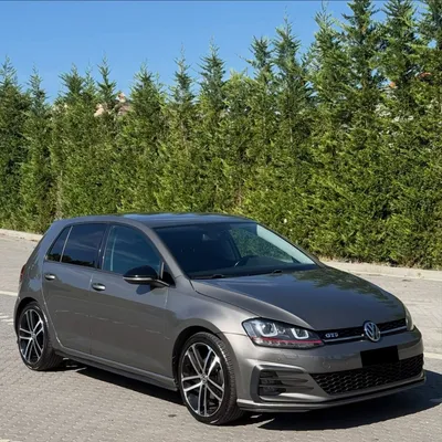 Volkswagen Golf 2014 në shitje