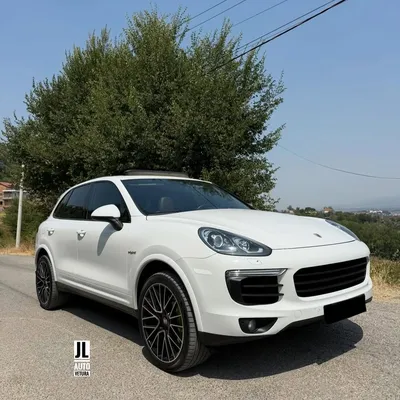 Porsche Cayenne 2017 në shitje