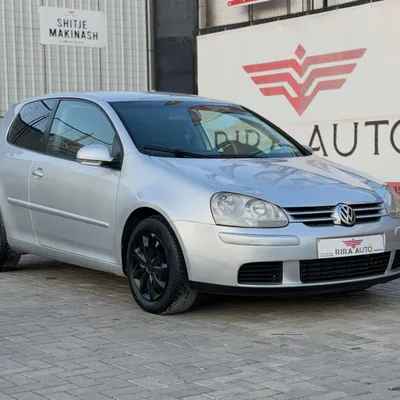Volkswagen Golf 2004 në shitje