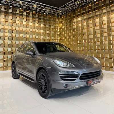 Porsche Cayenne 2012 në shitje