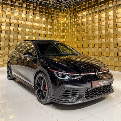 Volkswagen Golf 2023 në shitje