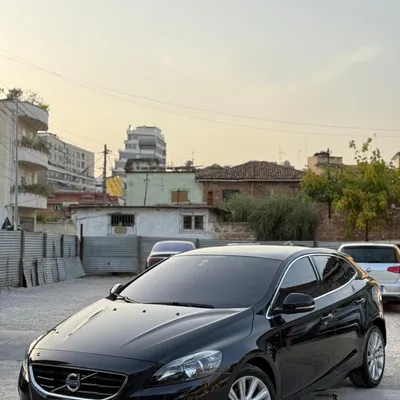 Volvo V40 2015 në shitje