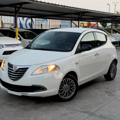 Lancia Ypsilon 2012