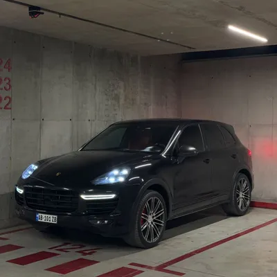 Porsche Cayenne 2016 në shitje