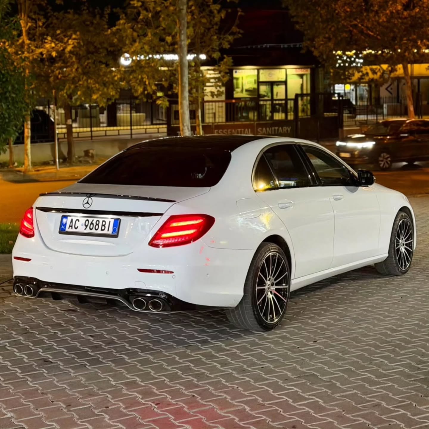 2018 Mercedes-Benz E-class thumbnail 5