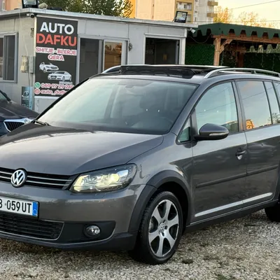 Volkswagen Touran 2012 në shitje