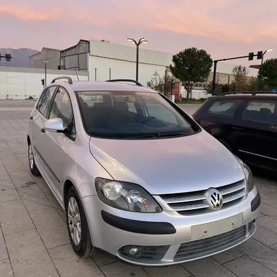 Volkswagen Golf 2009 në shitje