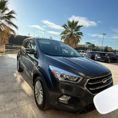 Ford Kuga 2017 në shitje