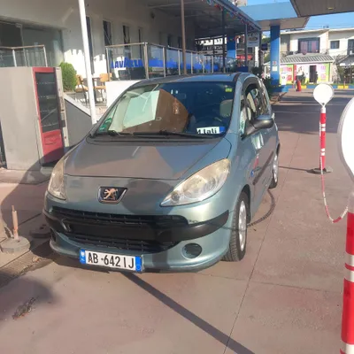 Peugeot 1007 2005 në shitje