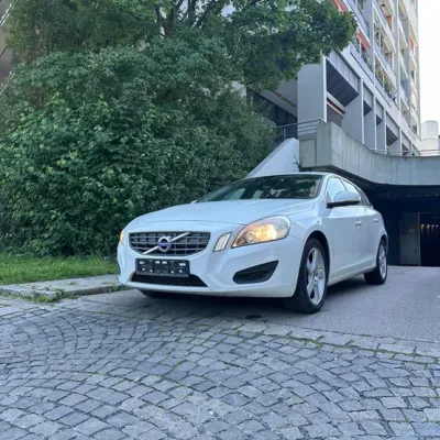 Volvo V60 2012 në shitje