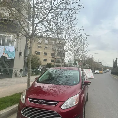 Ford C-MAX 2013 në shitje