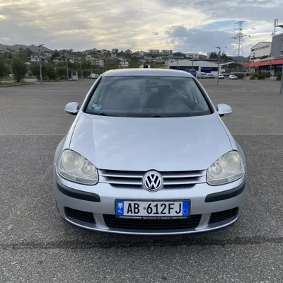 Volkswagen Golf 2005 në shitje