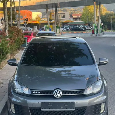 Volkswagen Golf 2012 në shitje