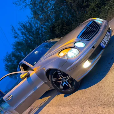 Mercedes-Benz E-class 2004 në shitje