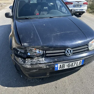 Volkswagen Golf 1998 në shitje