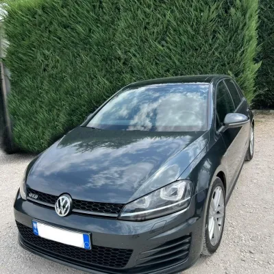 Volkswagen Golf 2015 në shitje