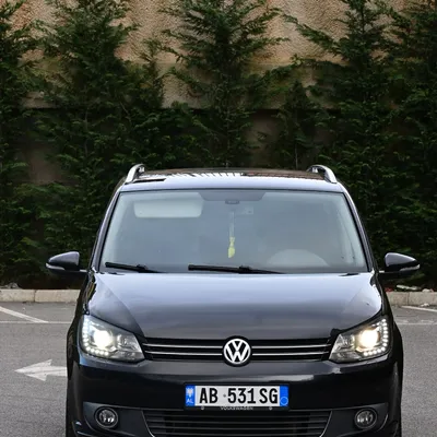 Volkswagen Touran 2012 në shitje