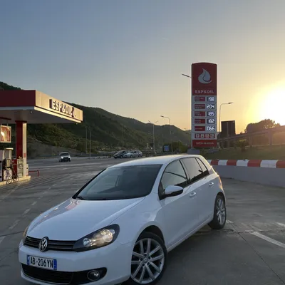 Volkswagen Golf 2012 në shitje