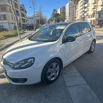 Volkswagen Golf 2012 në shitje
