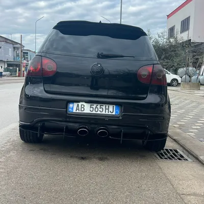 Volkswagen Golf 2005 në shitje