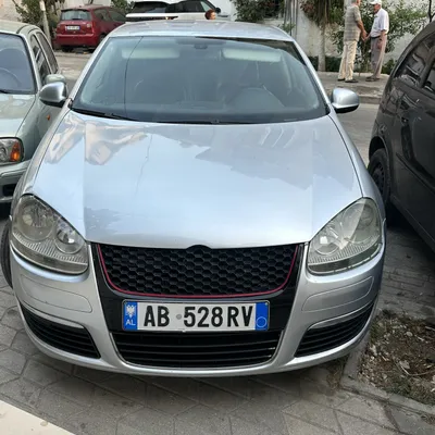 Volkswagen Golf 2006 në shitje