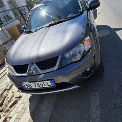 Mitsubishi Outlander 2008 në shitje