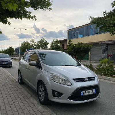 Ford C-MAX 2012 në shitje