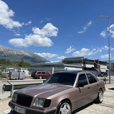 Mercedes-Benz W124