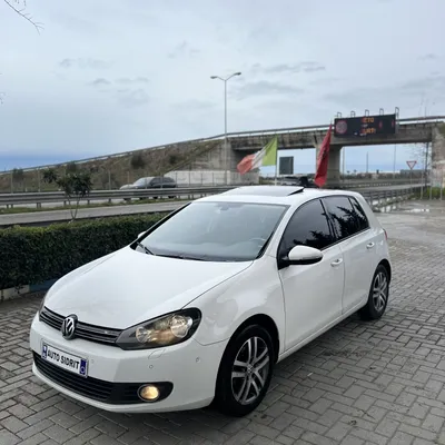 Volkswagen Golf 2012 në shitje