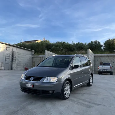 Volkswagen Touran 2006 në shitje