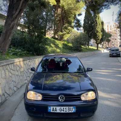 Volkswagen Golf 1997 në shitje