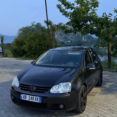 Volkswagen Golf 2004 në shitje