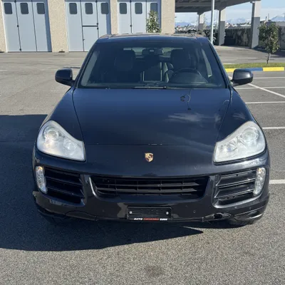 Porsche Cayenne 2010 në shitje
