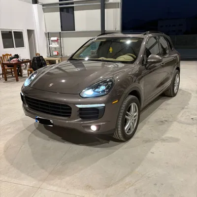 Porsche Cayenne 2016 në shitje