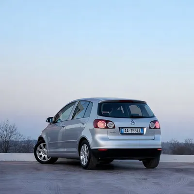 Volkswagen Golf 2005 në shitje