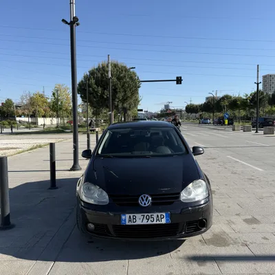Volkswagen Golf 2006 në shitje