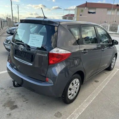 Toyota Verso-S